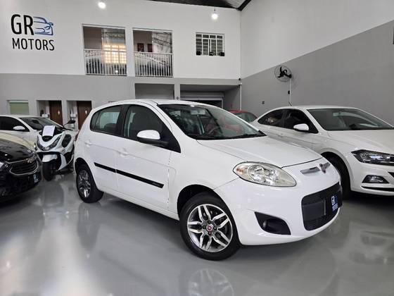 FIAT PALIO 1.0 MPI ATTRACTIVE 8V FLEX 4P MANUAL FIAT PALIO 1.0 MPI ATTRACTIVE 8V FLEX 4P MANUAL